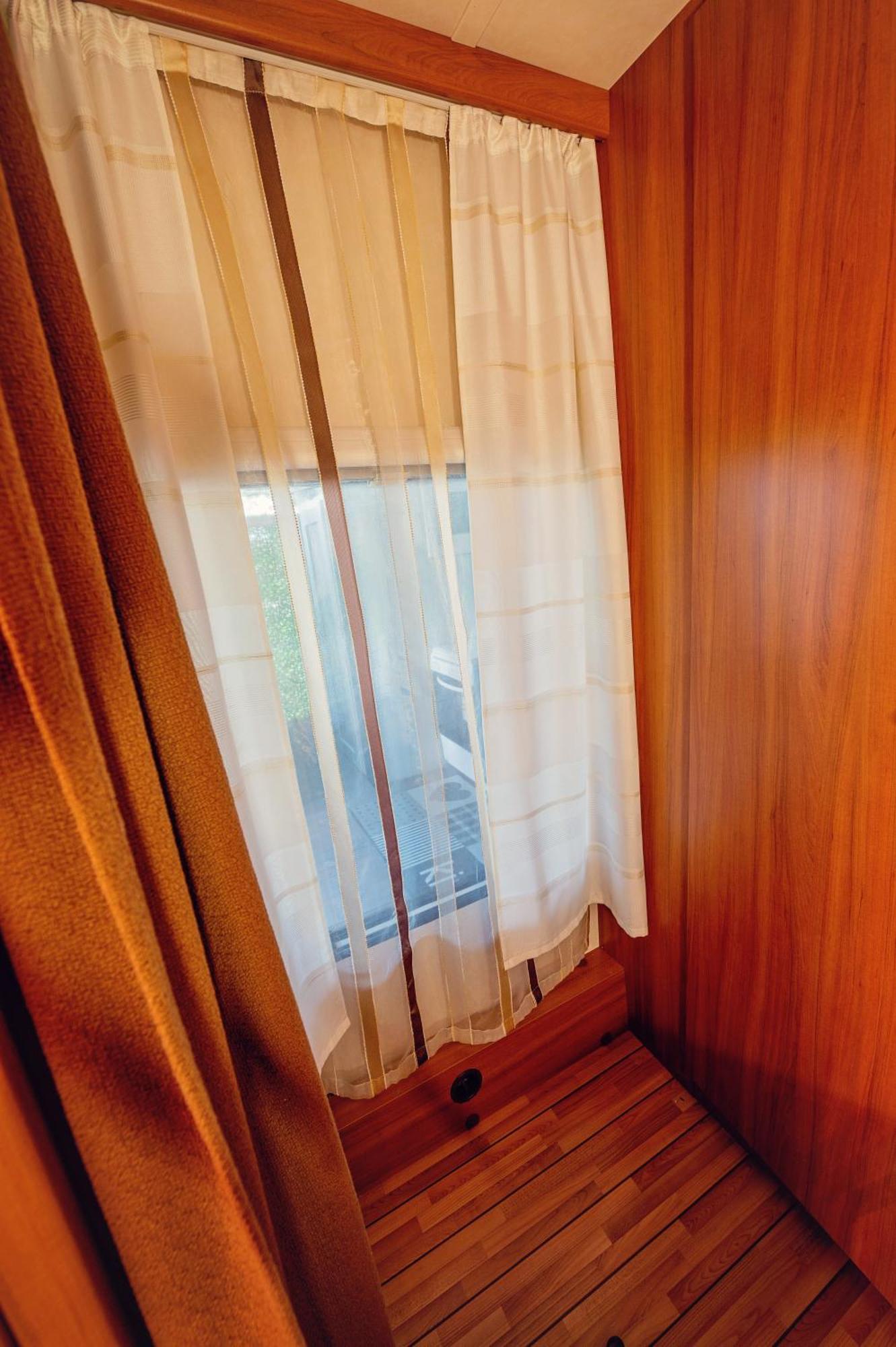 Каравани Avi Iris Фичоза Hotel Varna Exterior photo
